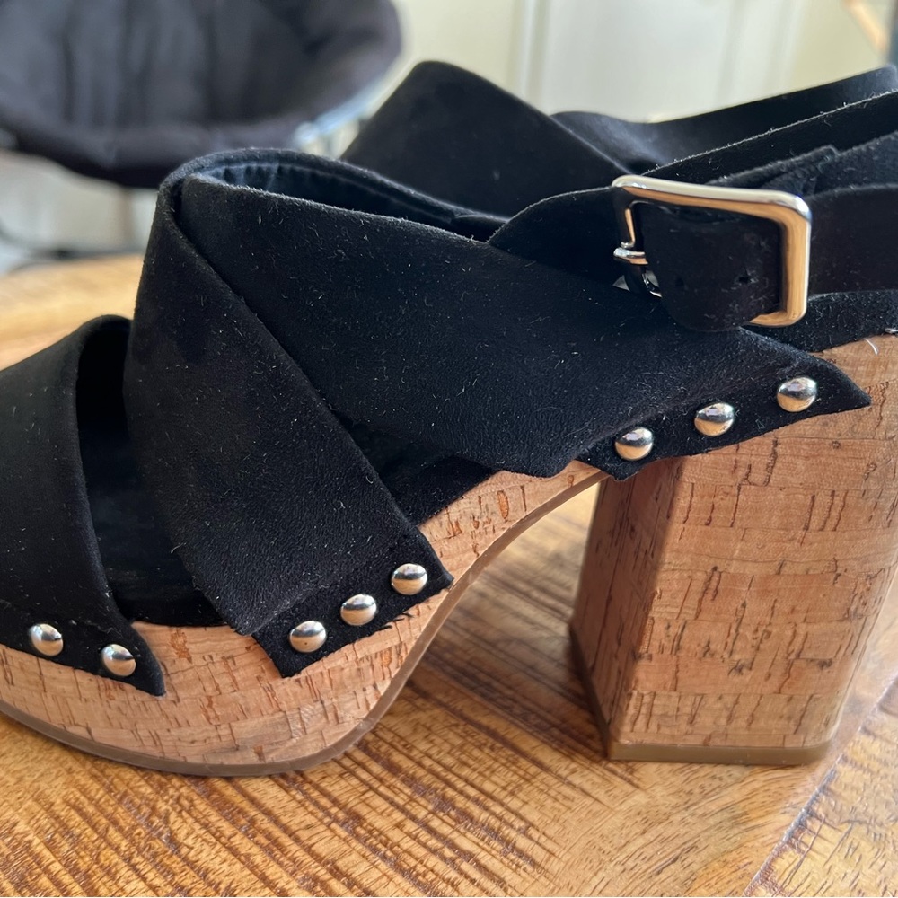Black H&M Platform Heels!! Great deal!! Almost New!!